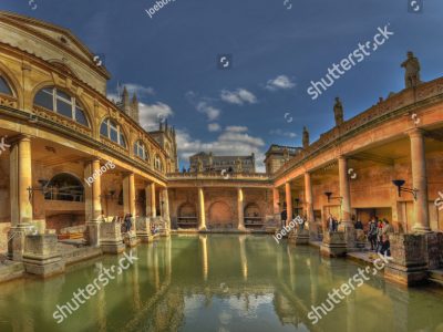 stock-photo-a-panorama-of-the-roman-baths-in-bath-england-on-a-bright-sunny-day-95282467